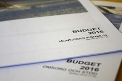 Två framtagna budgetar inom Munkfors kommuns verksamheter för år 2016 ligger på varandra.