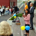 Anna Appel håller tal på gradängen.